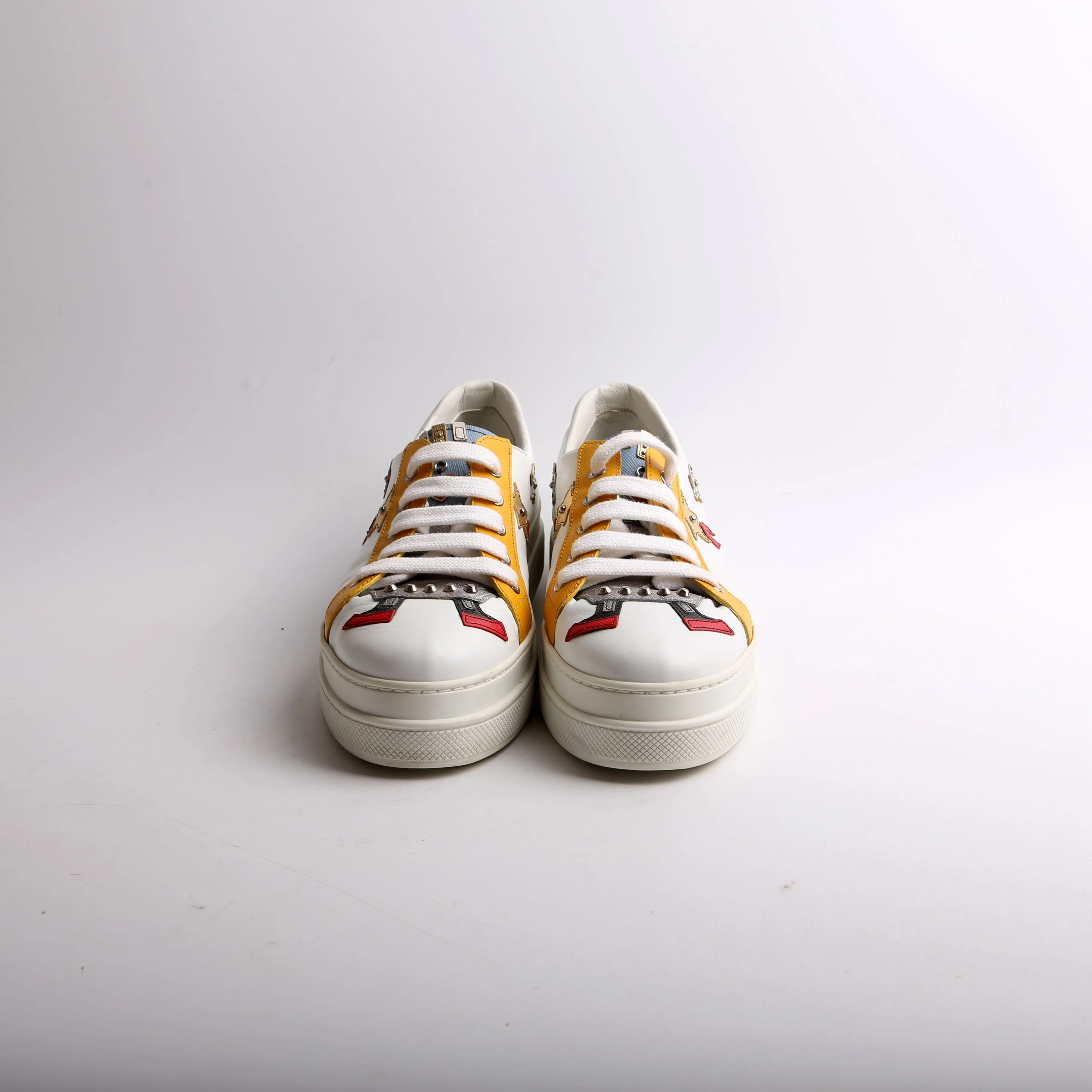 Aplique Low Top Sneakers Size 40