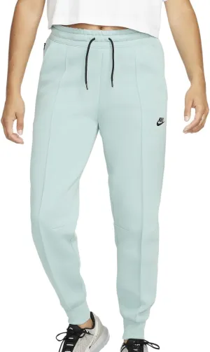 Nike Women's Sporty