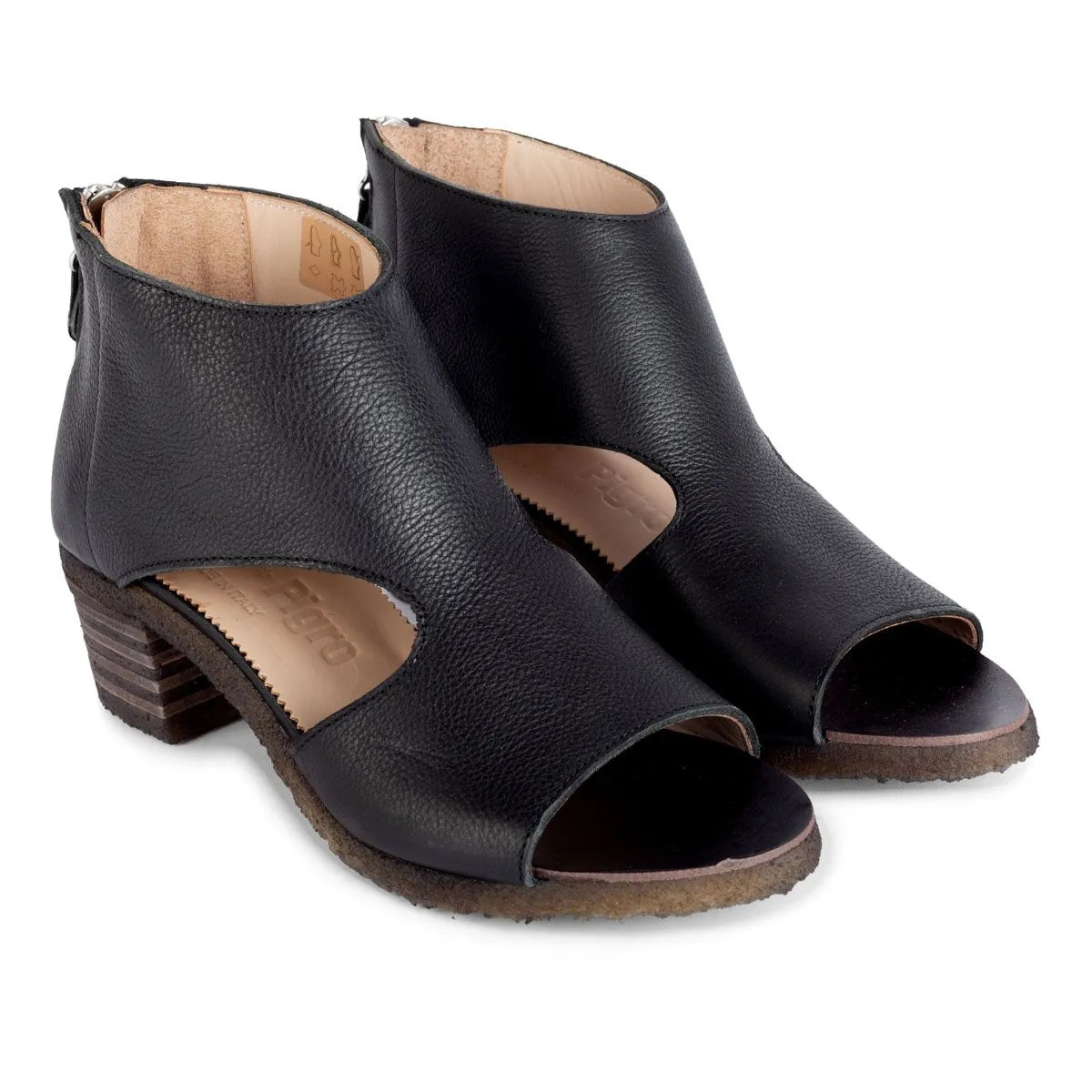 R-etrò 09 – Black sandals