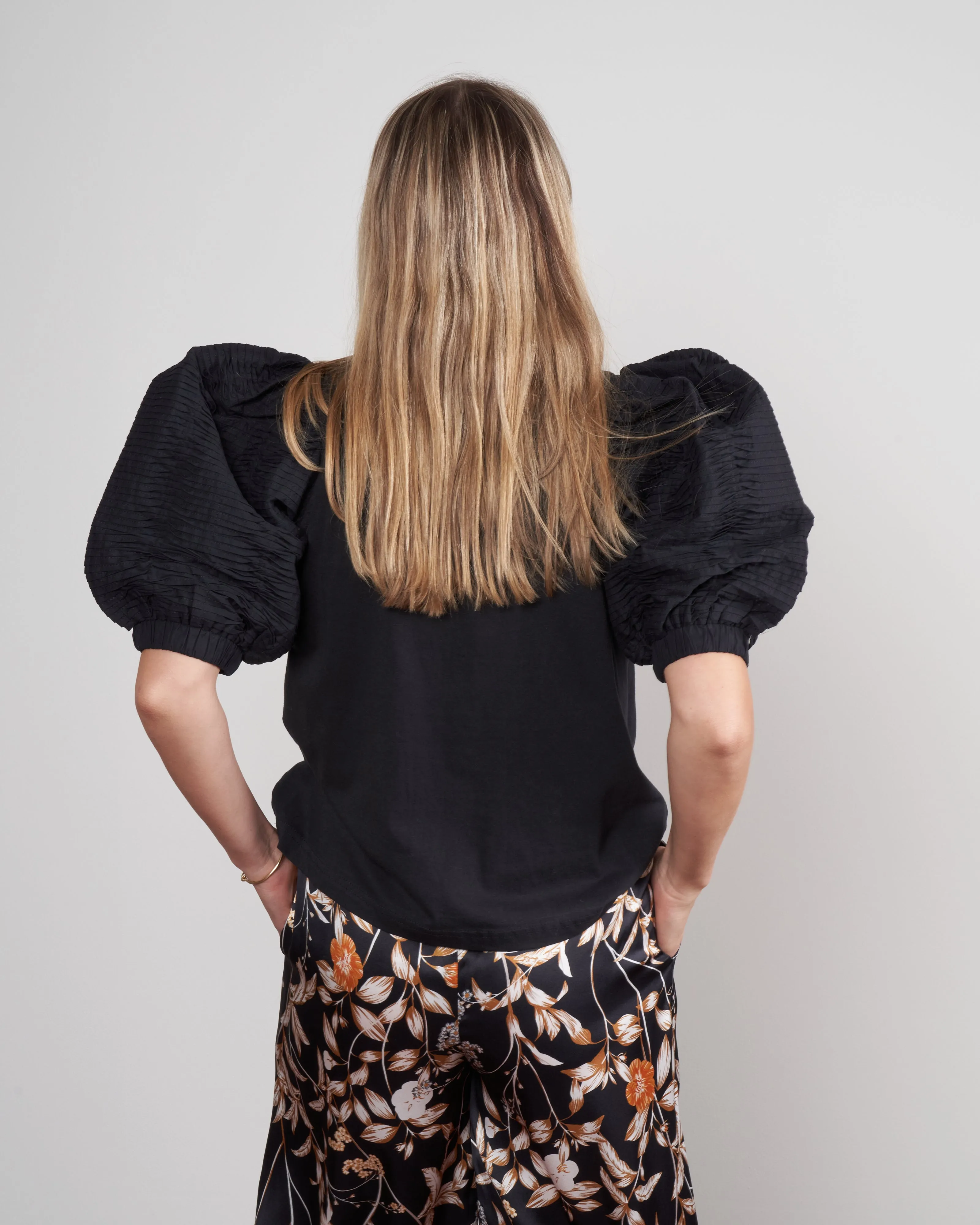 rene cotton puff sleeve t shirt - black