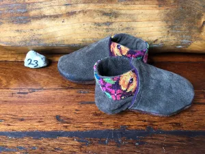 Size 23 Baby Elf Slippers - Grey with Flowers